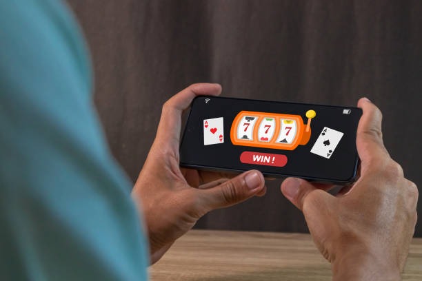 Proses verifikasi KYC sinarplus62 di aplikasi mobile menampilkan unggahan dokumen identitas dan konfirmasi akun